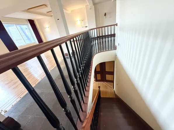 235 West 76th Street image 2 of 8