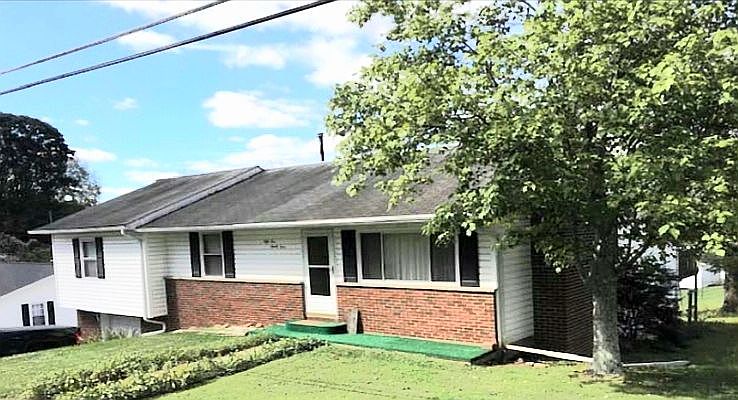1st image of 5194 Crystal Dr