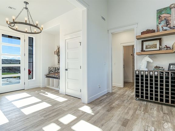 5th image of 135 Bergevin Springs Place