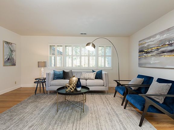 3rd image of 3872 Timberline Dr