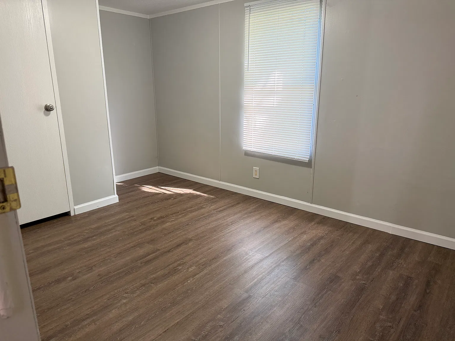 3 bed, $1,200 — Photo 4