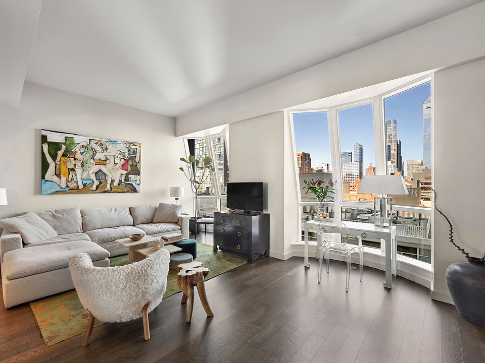 1st image of 515 W 18th St APT 1205