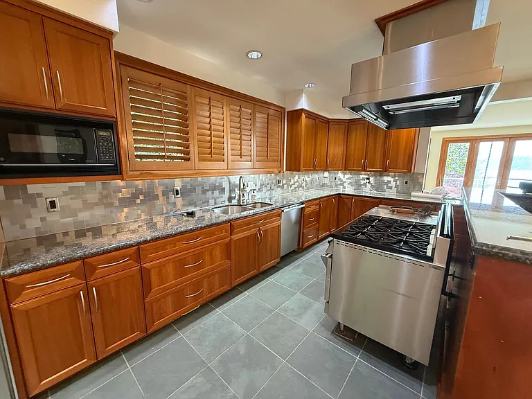 7275 N Mercer Way — Photo 22