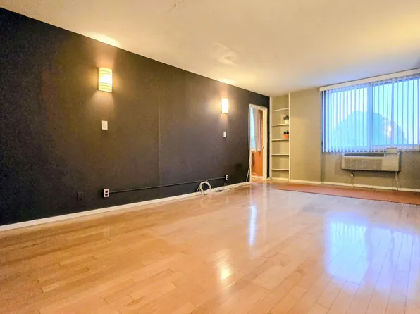 118-18 Union Turnpike image 6 of 29