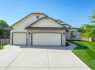1200 N Hamilton Cir, Derby, KS 67037