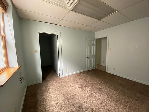2nd image of 220 E Market St #B
