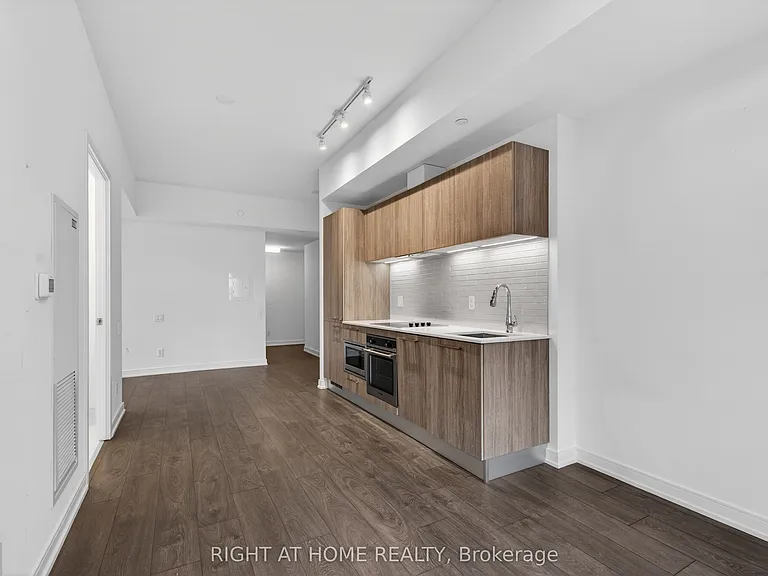 3 Gloucester St #512 — Photo 11