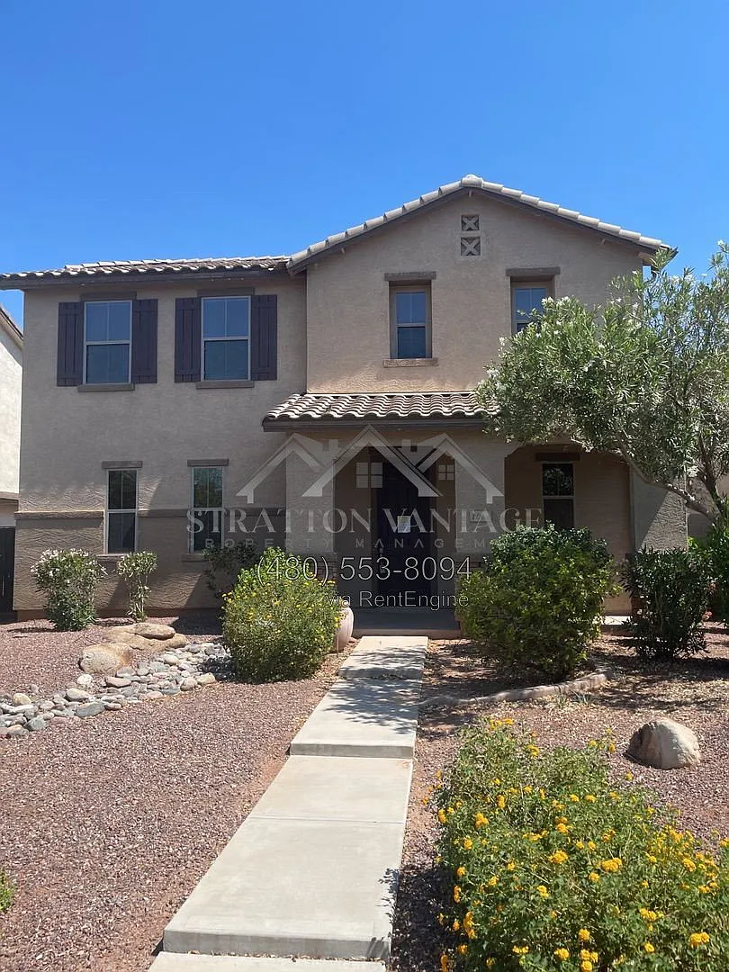 3 bed, 2.5 bath, 2121 sqft, $2,195 — Photo 1