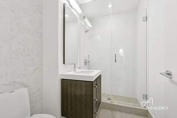 Rented by The Agency | media 25