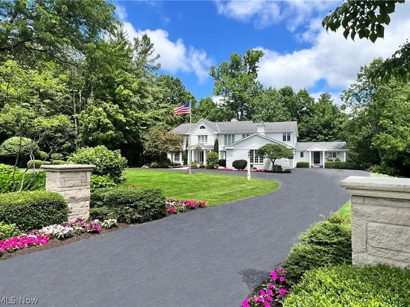 975 Andrews Ln, Gates Mills, OH 44040