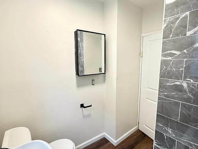 177 Wegman Pkwy — Photo 20