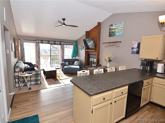 3rd image of 237 Southwood Shores Pl #3D