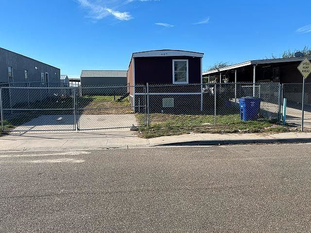 1st image of 607 Buckwheat Dr