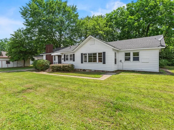 901 Reine St S, Mena, AR 71953