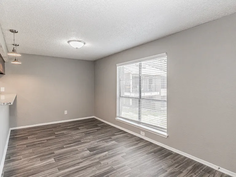 Station 121 at Town Center Apartments — Photo 214