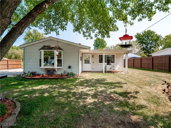 12363 National Dr, Grafton, OH 44044