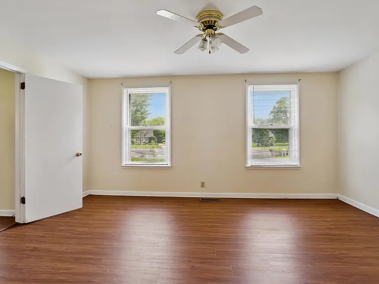 8218 Falmouth Ct — Photo 14