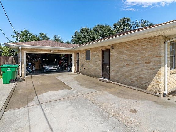 3rd image of 1601 Calder St