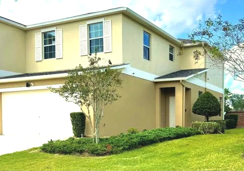 End-unit townhome