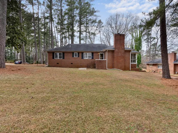 203 Edgewood Dr, Henderson, NC 27536