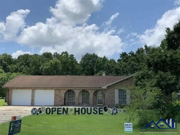 155 Country Village Dr, Morgan City, LA 70380
