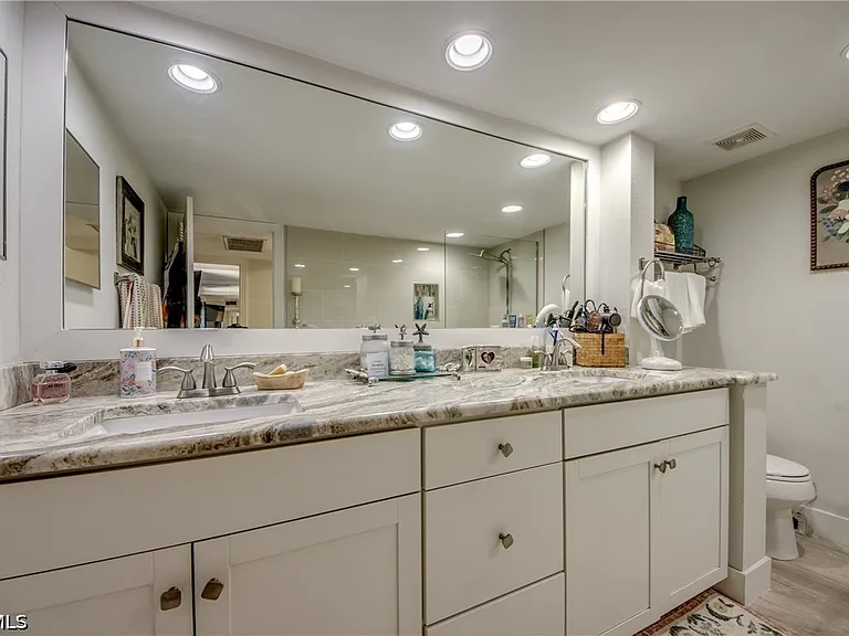 5213 Cedarbend Dr #4 — Photo 30