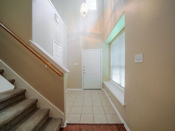 4th image of 234 W Stedhill Loop