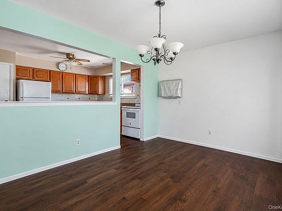 4th image of 233 E Alhambra Avenue