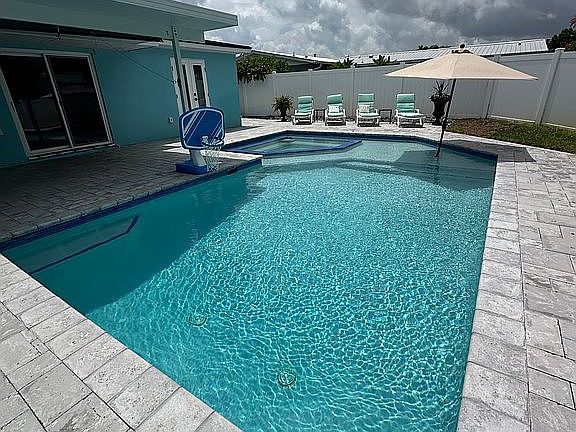 4th image of 420 Finch Dr