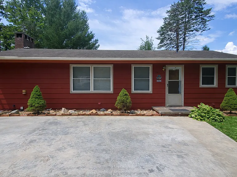 141 Cambar Ln — Photo 1