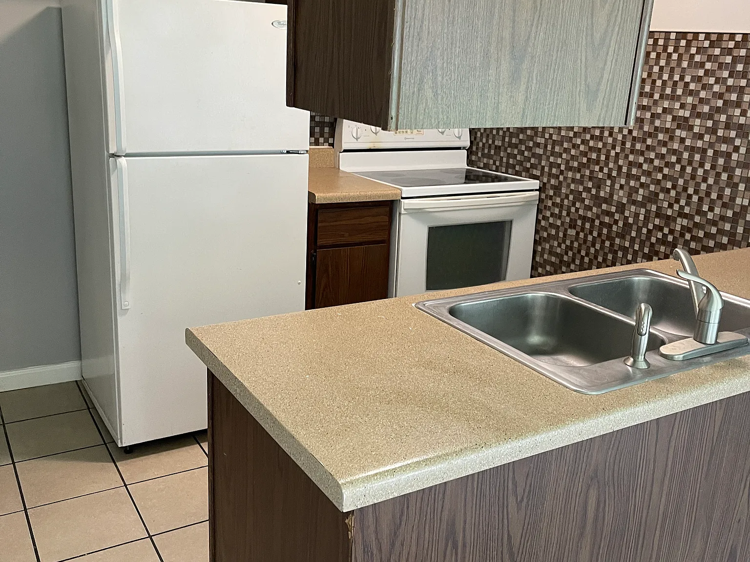 4465 W Milham Ave — Photo 2
