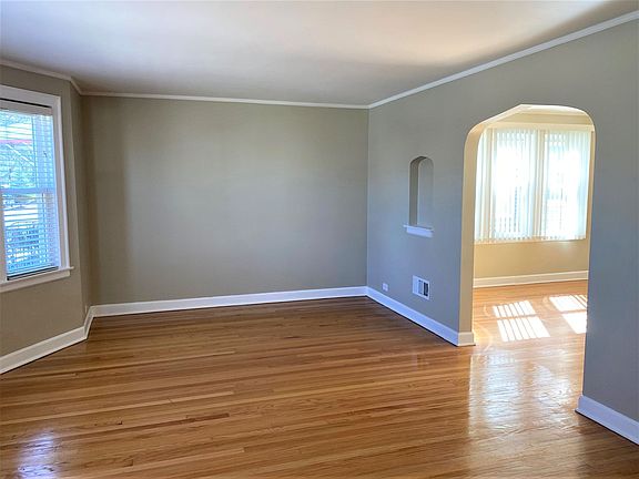 5th image of 3058 N Nordica Ave