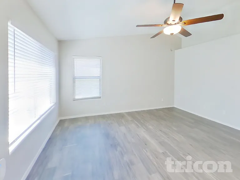 3194 W Tanner Ranch Rd — Photo 2