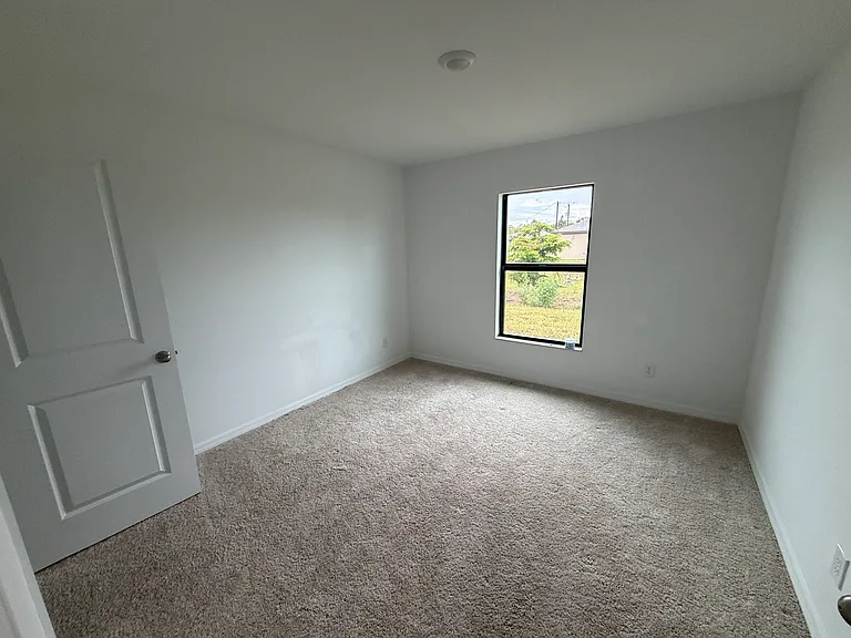150 Blackstone Dr — Photo 6