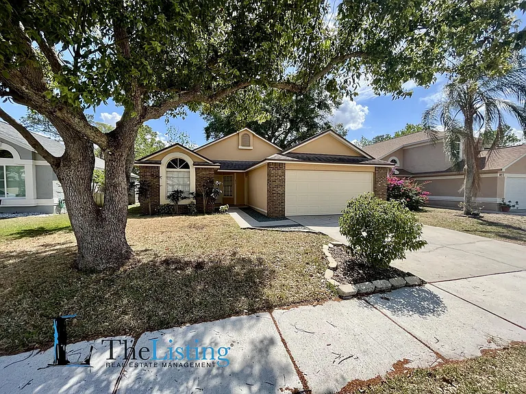 853 Heather Glen Cir — Photo 1