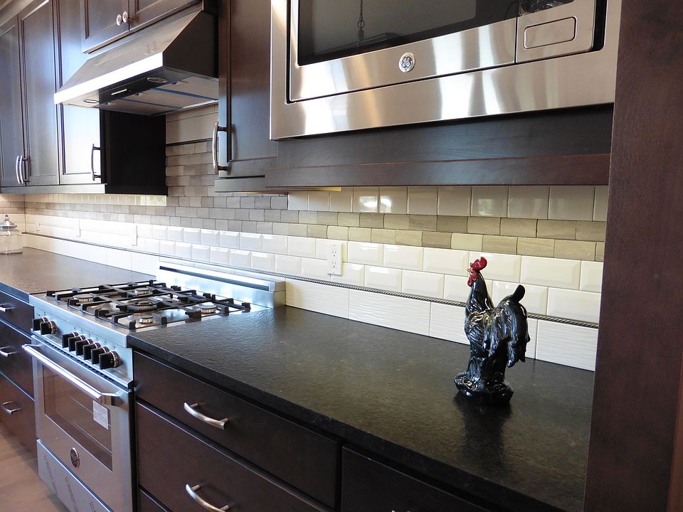 1st image of 481 Spruce Ct NW