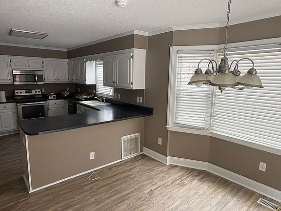 5th image of 1012 Pine Ridge Ct