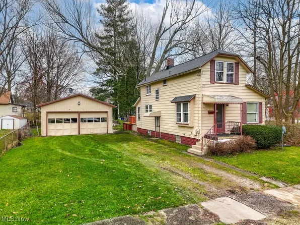 227 Myrtle St, Ravenna, OH 44266