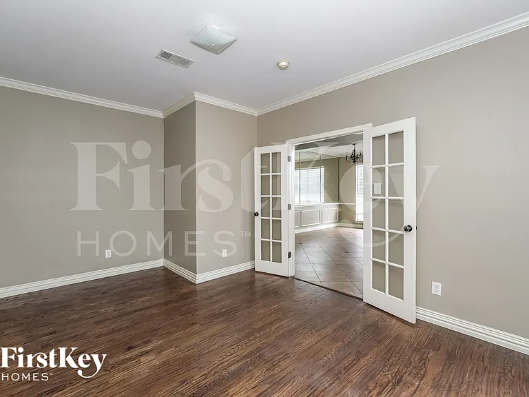 1321 Lyra Ln — Photo 13