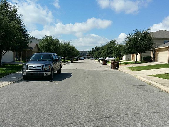 4th image of 7951 Oakwood Pnes