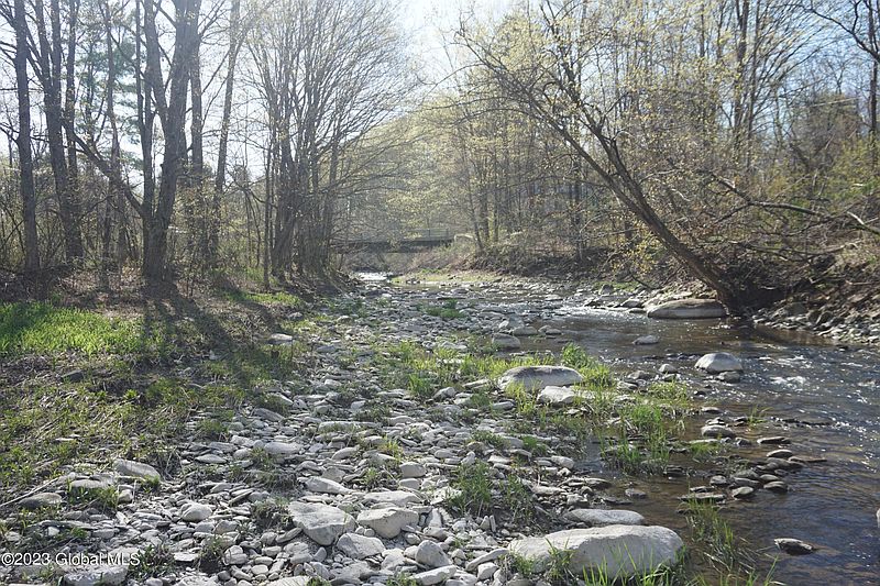 2nd image of 1668 Latimer Hill Road
