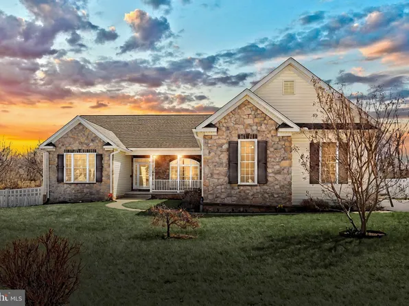 1718 Fountain Rock Dr, Dover, PA 17315