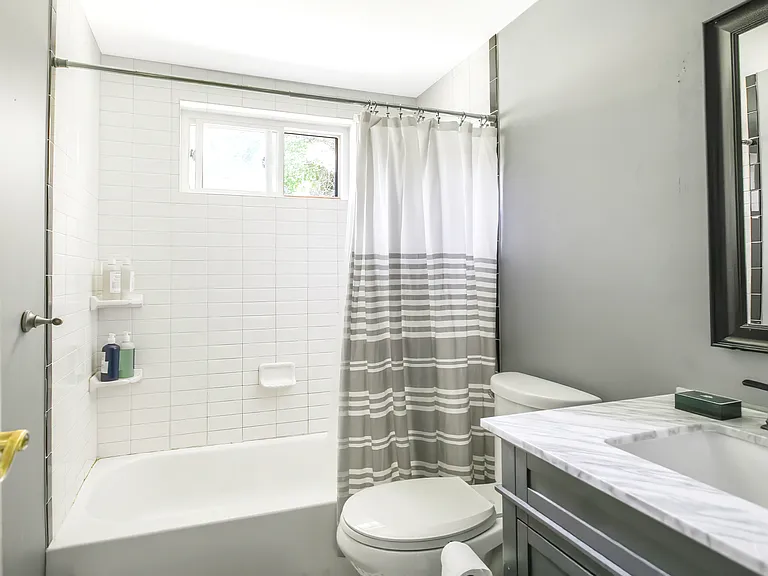 81 Richmond Blvd #1B — Photo 8