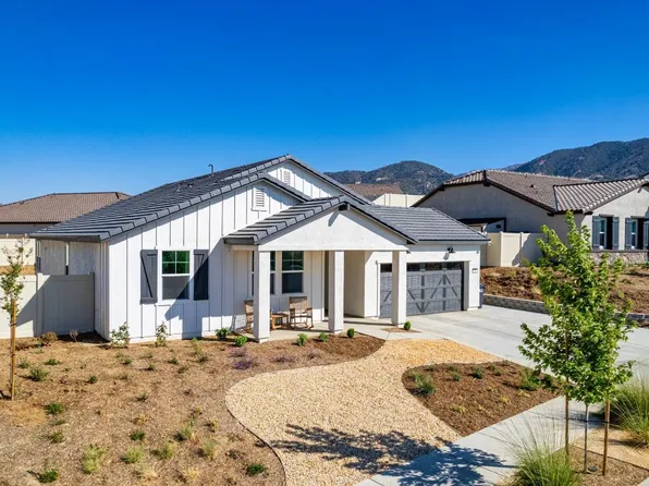 1413 Clasico Dr, Tehachapi, CA 93561