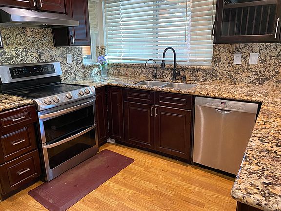 All granite counter tops and stainless steel appliances, with super quiet Bosch dishwasher!