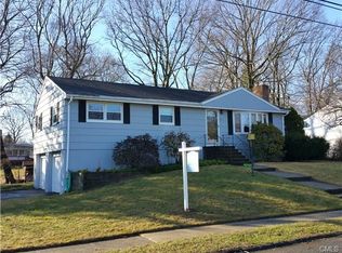 305 Goldbach Dr, Stratford, CT 06614
