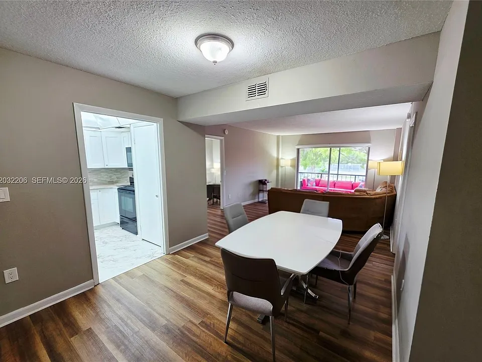 4164 Inverrary Dr #204
