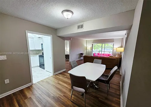 4164 Inverrary Dr Photo 1