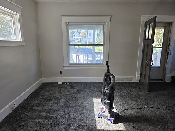 4th image of 3443 Sheridan Rd