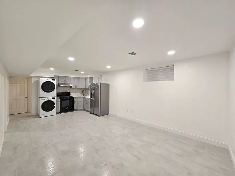 Bionia Ave — Photo 4